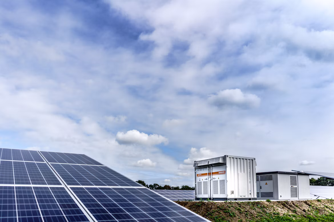 Commercial battery storage units