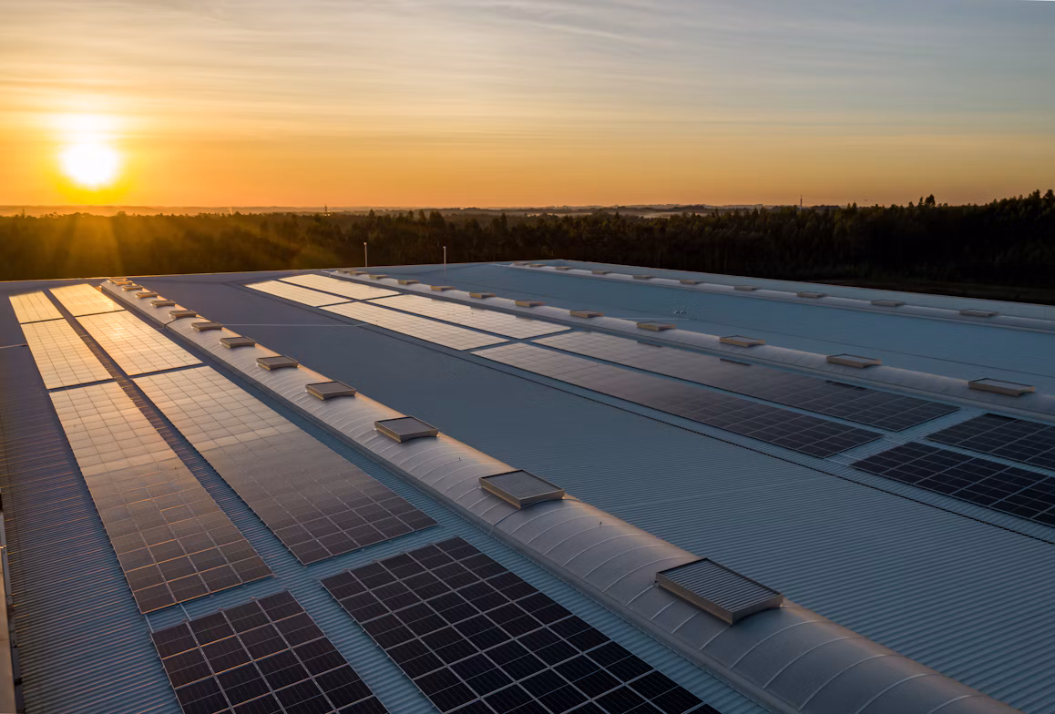 Warehouse rooftop solar array